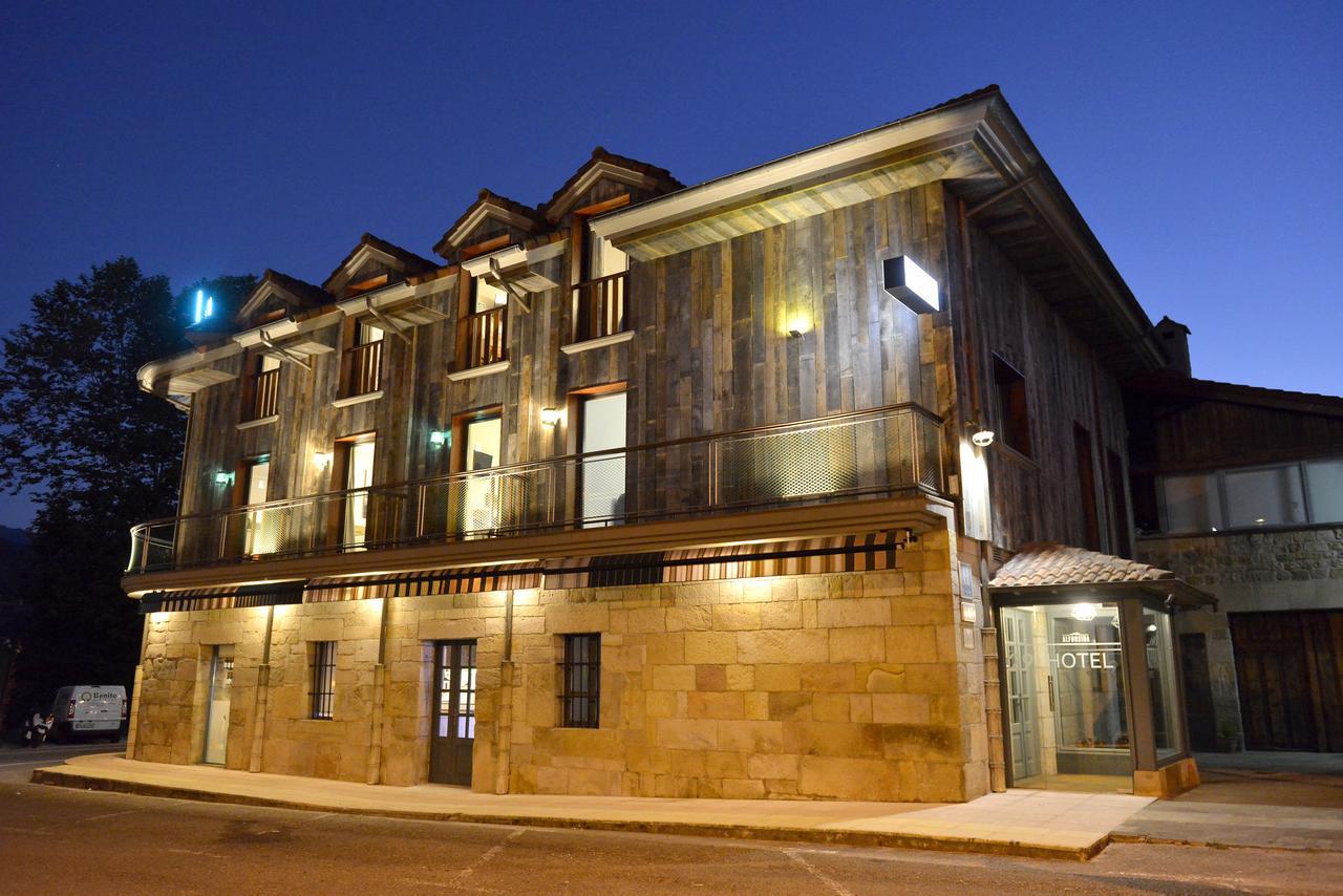 Hotel La Alfonsina Santibanez de Villacarriedo Luaran gambar